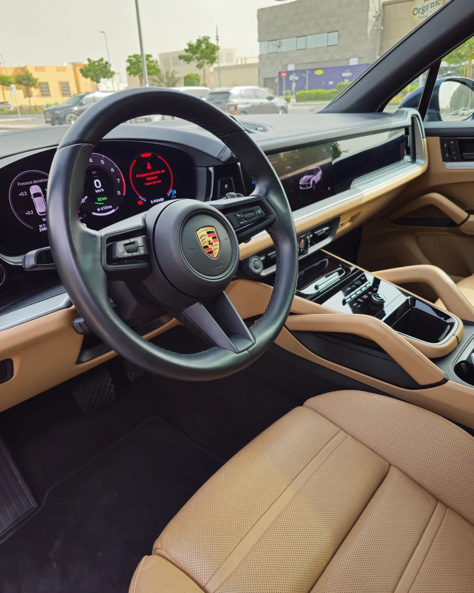2024 Porsche Cayenne photo 7