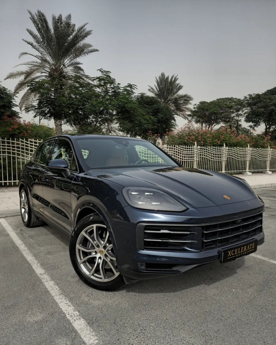 Used 2024 Porsche Cayenne E-Hybrid for sale in Dubai