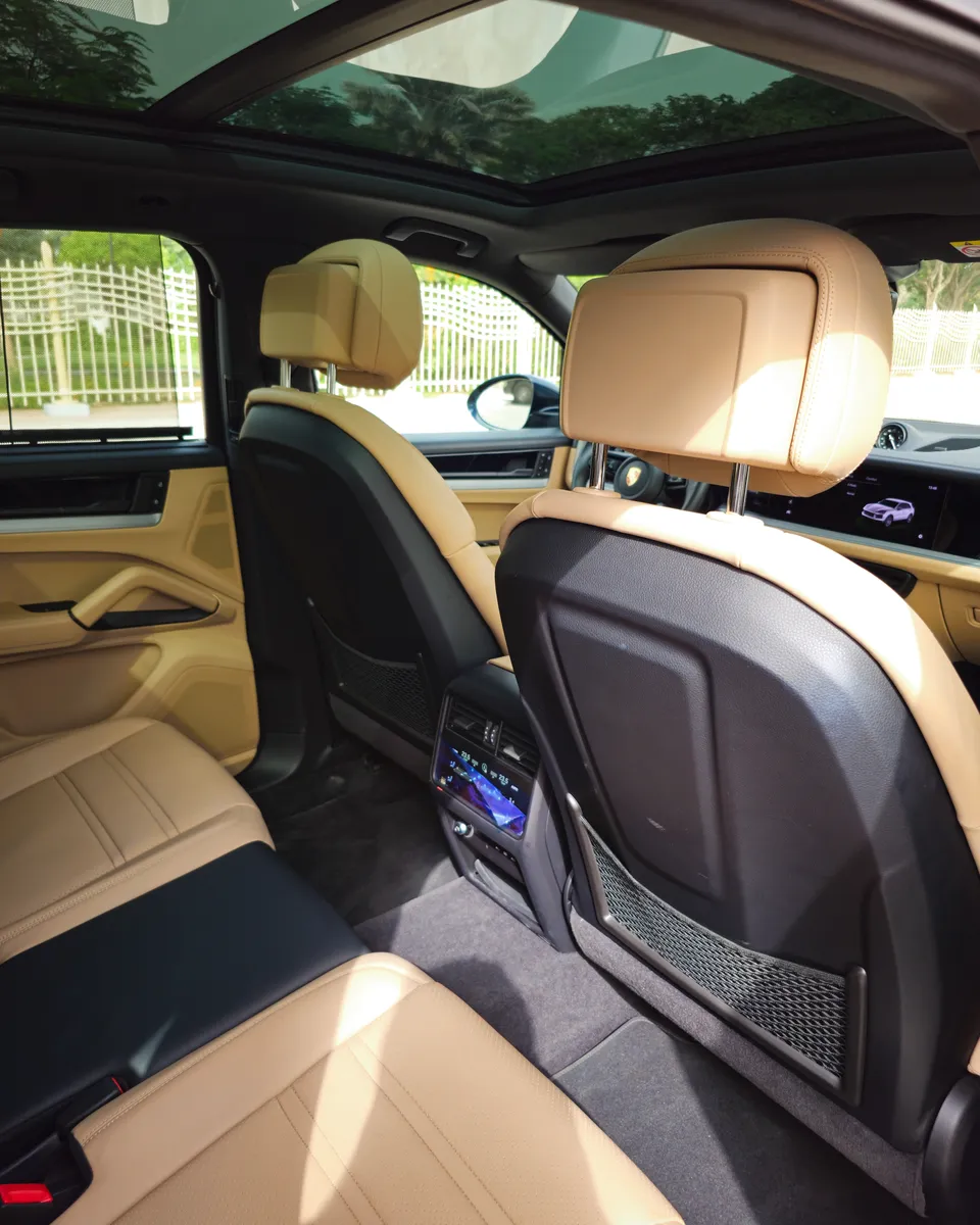 2024 Porsche Cayenne photo 13