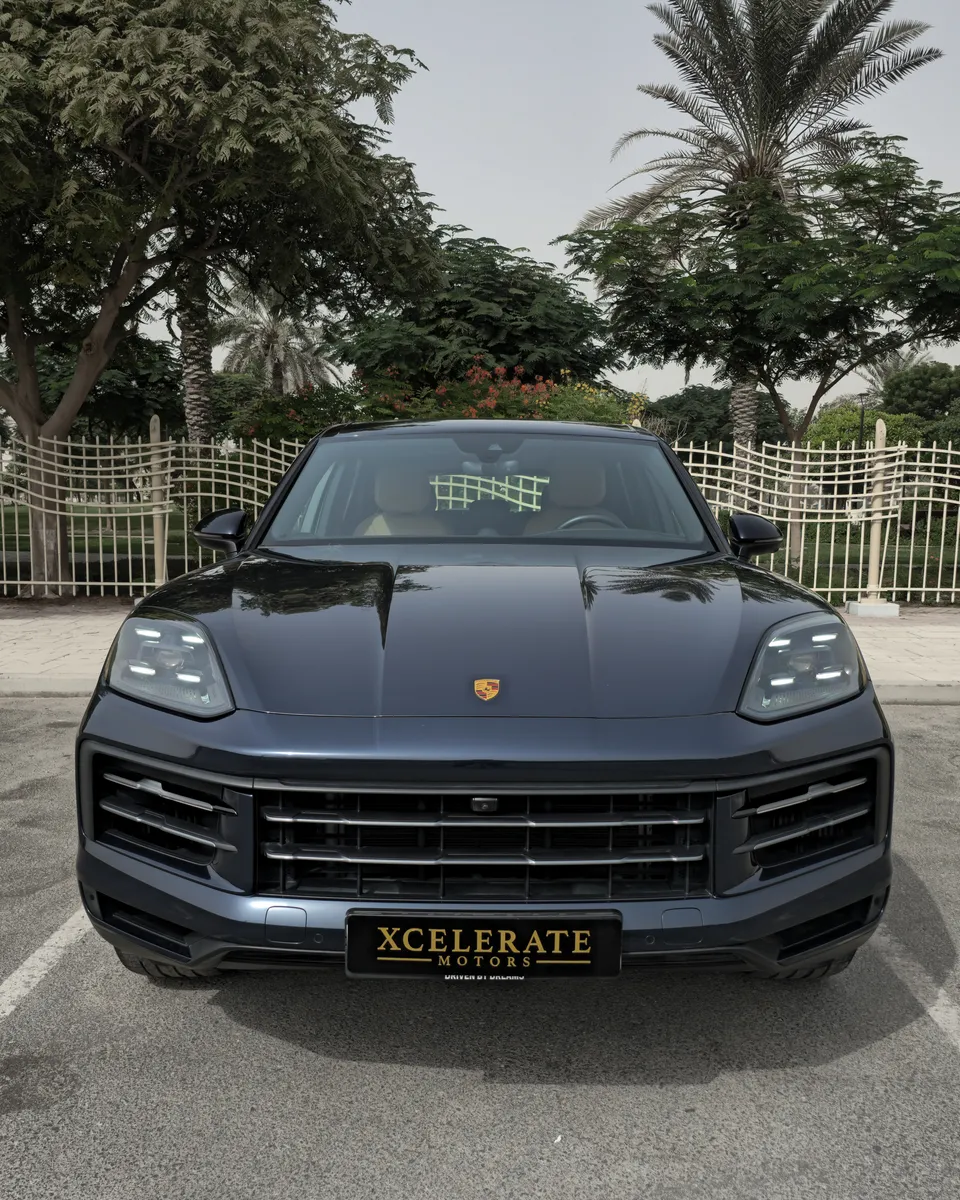 2024 Porsche Cayenne photo 2