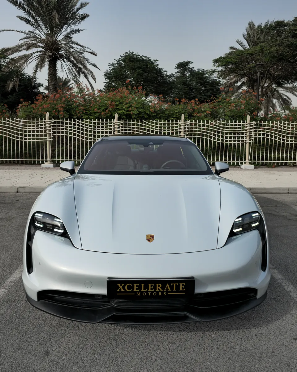 2024 Porsche Taycan photo 2