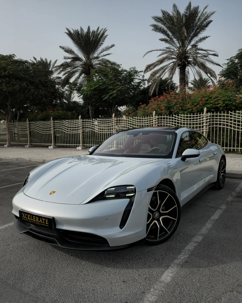 2024 Porsche Taycan photo 3