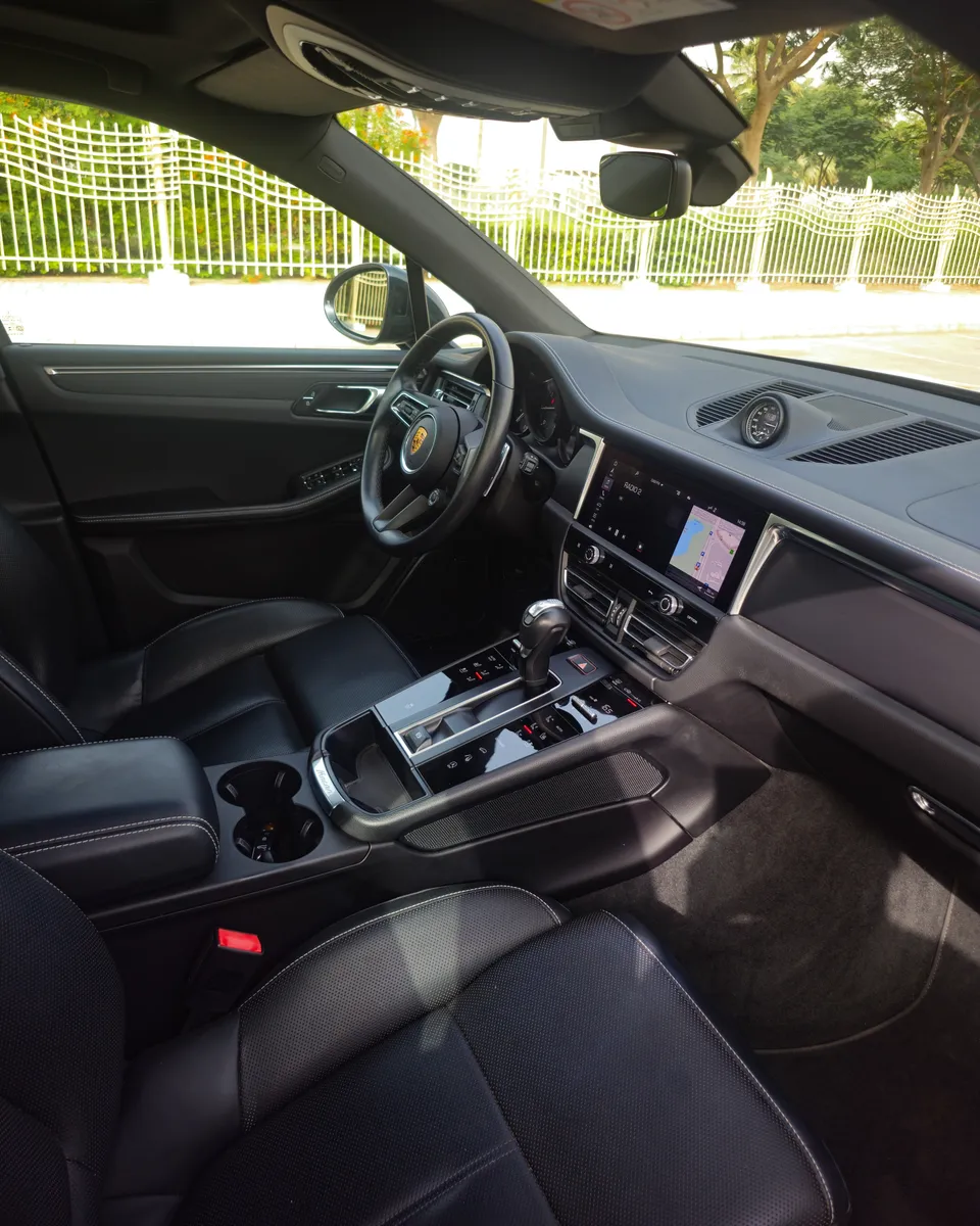 2024 Porsche Macan photo 9