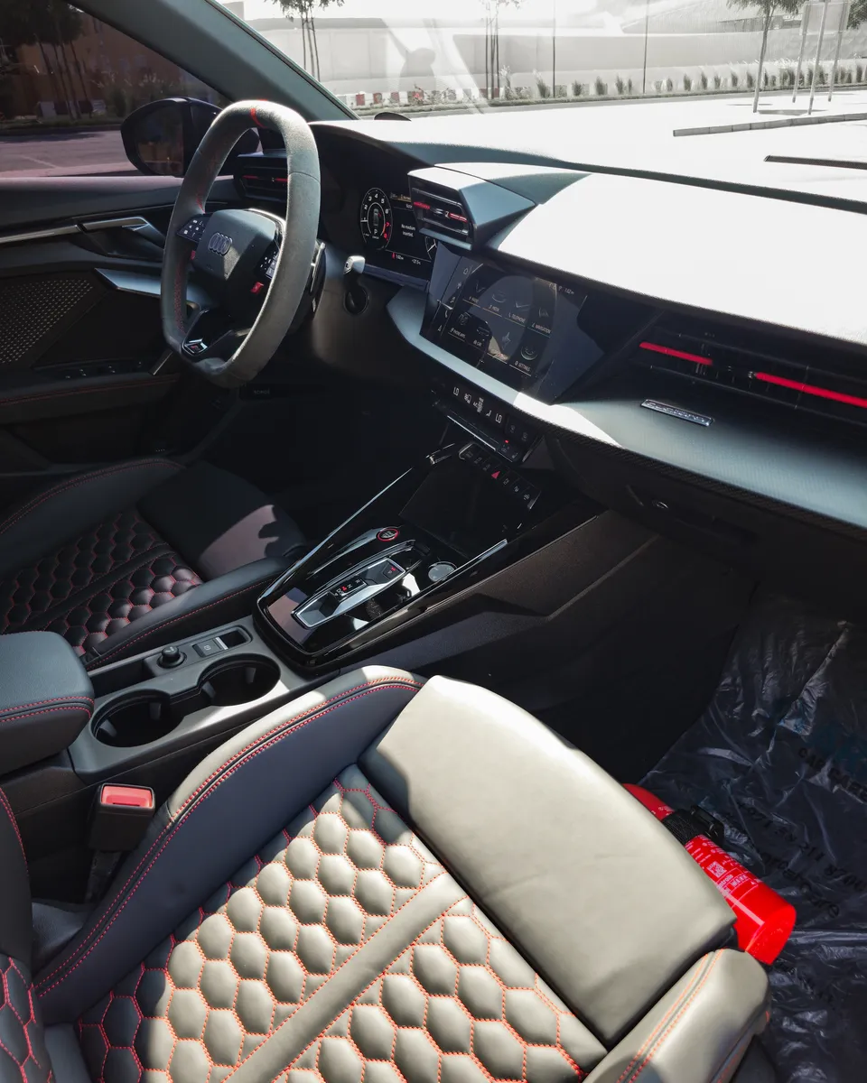 2025 Audi RS3 photo 9