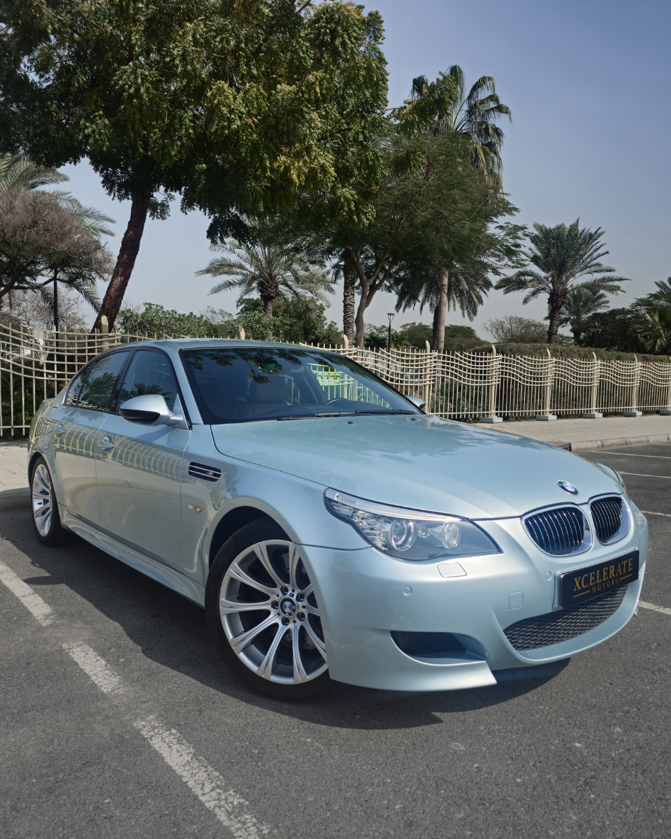 Used 2010 BMW M5 Standard for sale in Dubai