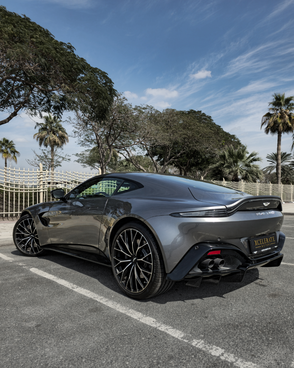 2023 Aston Martin Vantage photo 4