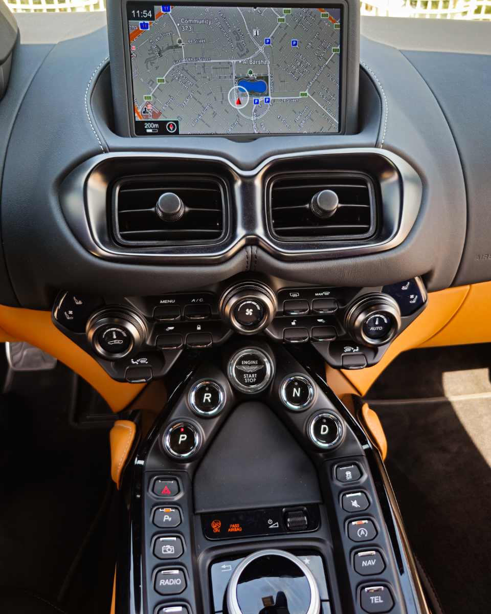 2023 Aston Martin Vantage photo 11