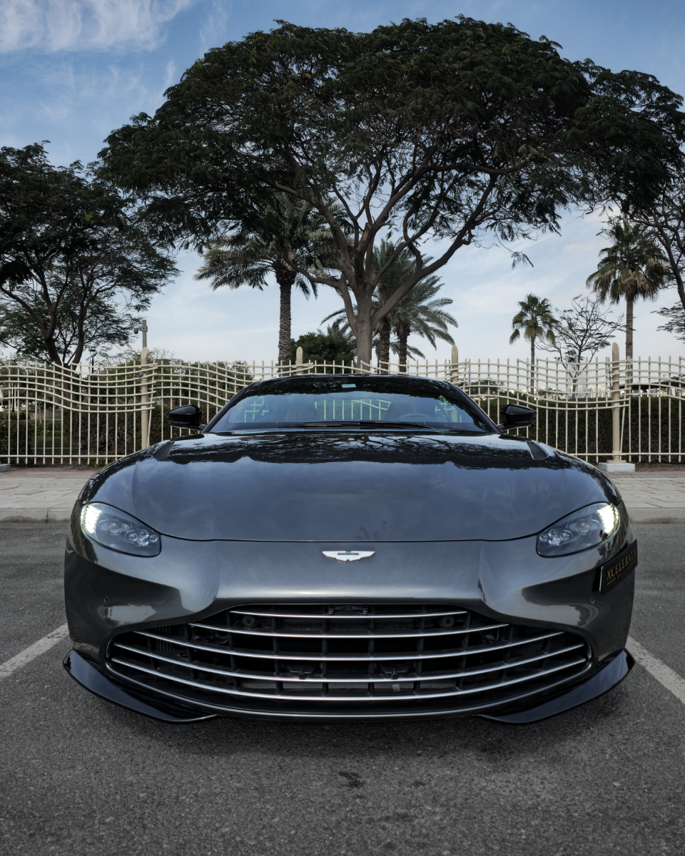 2023 Aston Martin Vantage photo 2