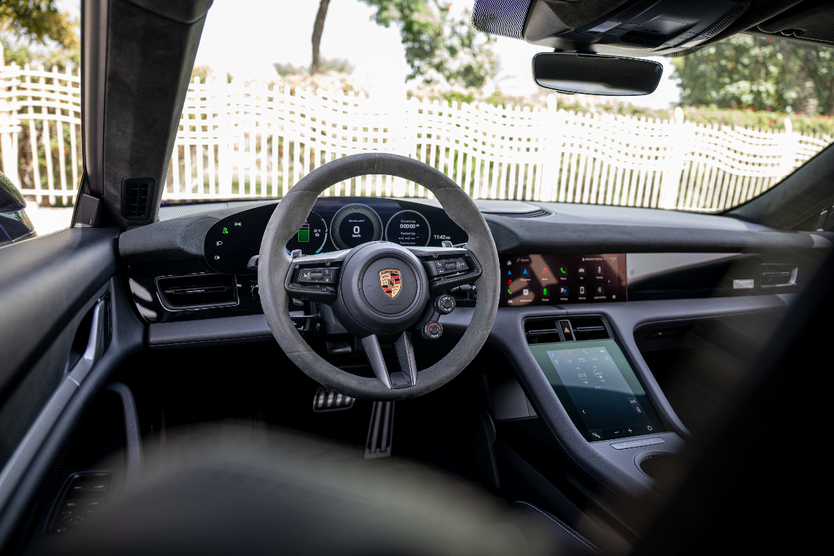 2025 Porsche Taycan photo 19