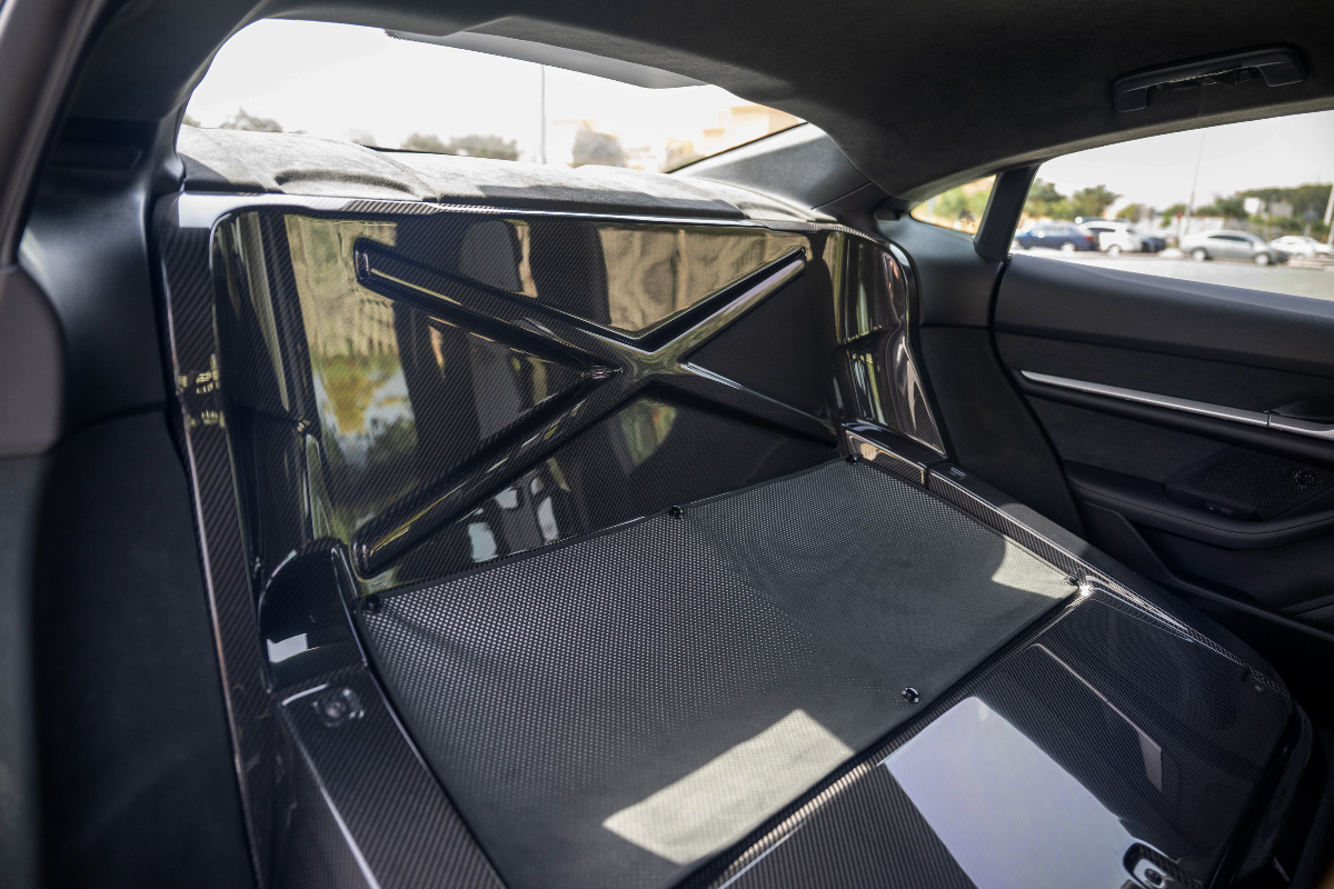 2025 Porsche Taycan photo 16