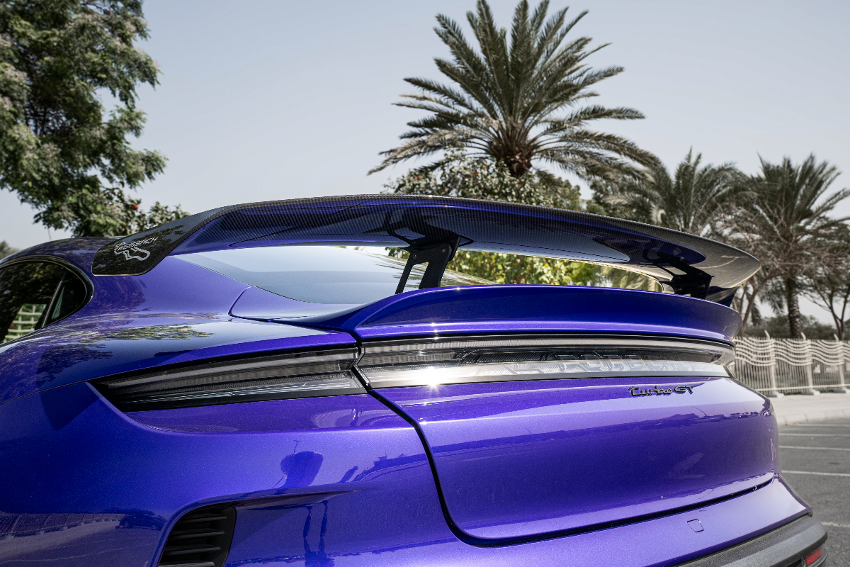 2025 Porsche Taycan photo 7