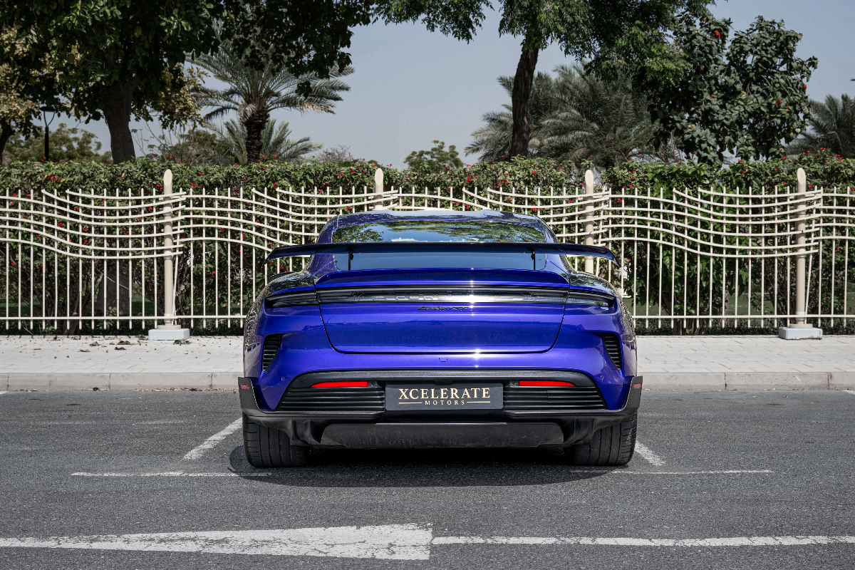 2025 Porsche Taycan photo 5