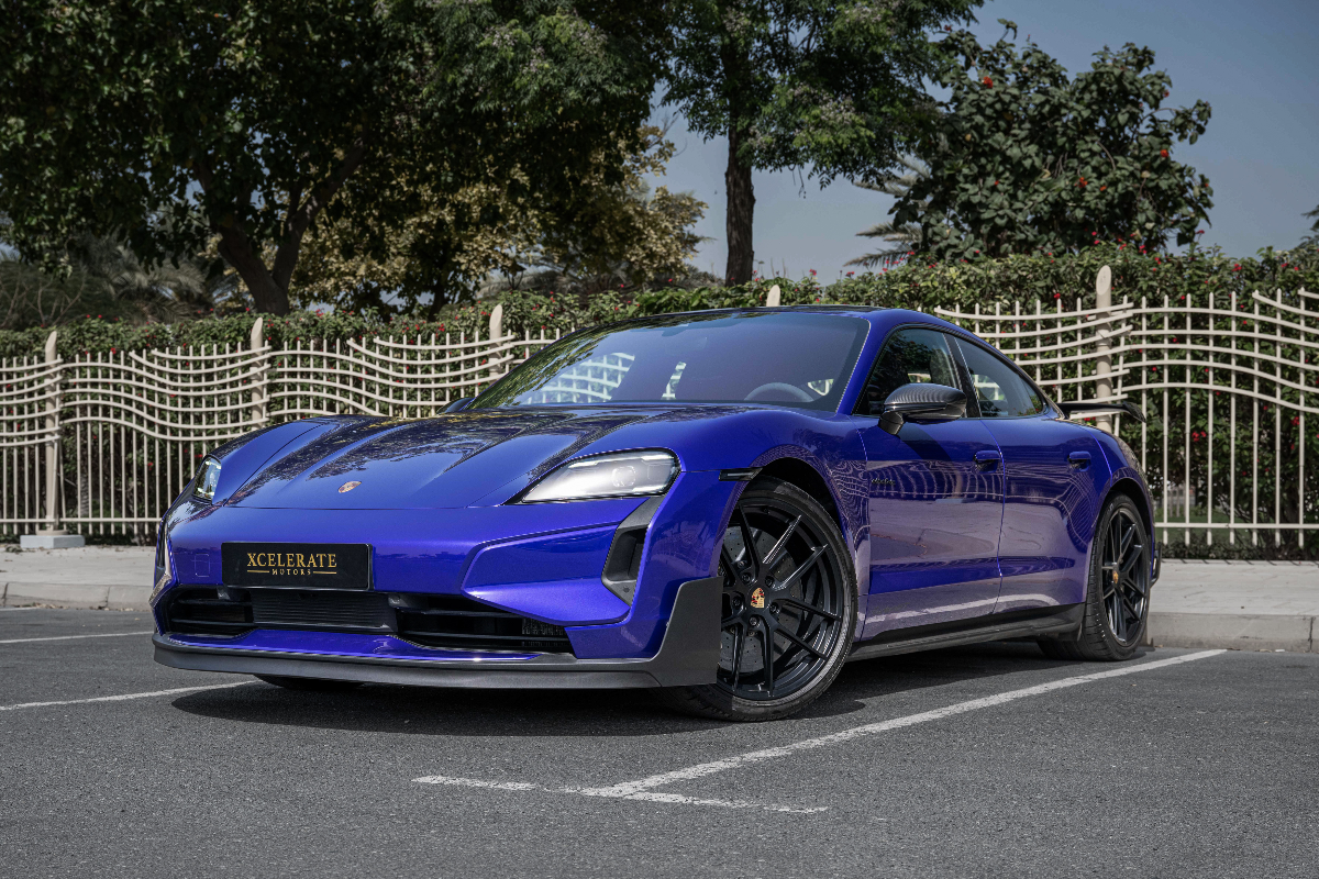 2025 Porsche Taycan photo 3