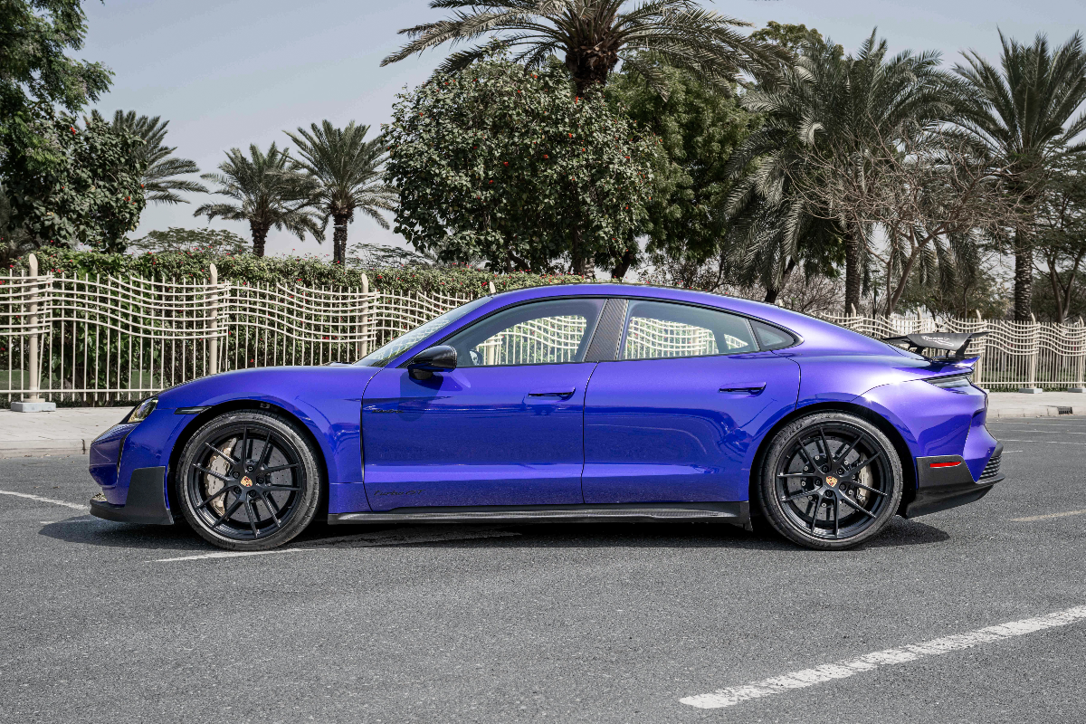 2025 Porsche Taycan photo 8