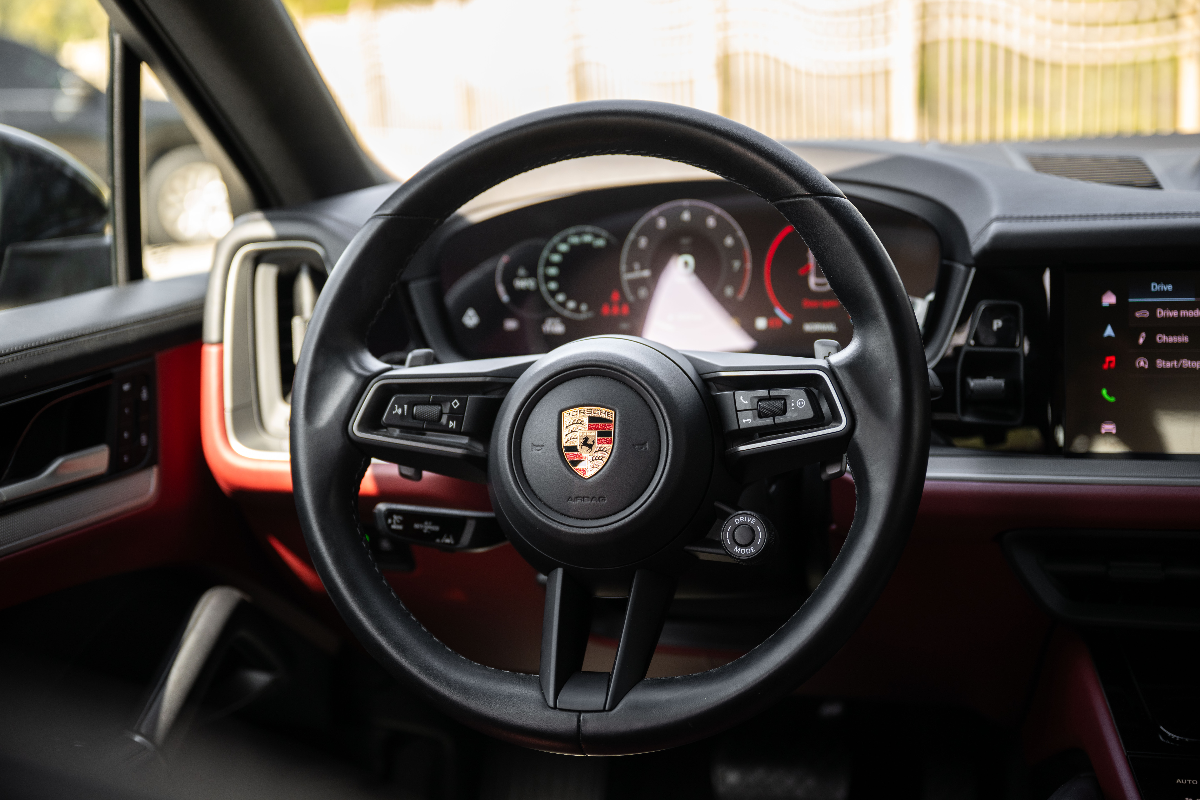 2024 Porsche Cayenne Coupe photo 14