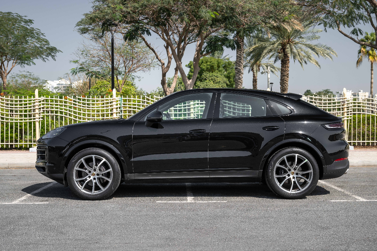 2024 Porsche Cayenne Coupe photo 9