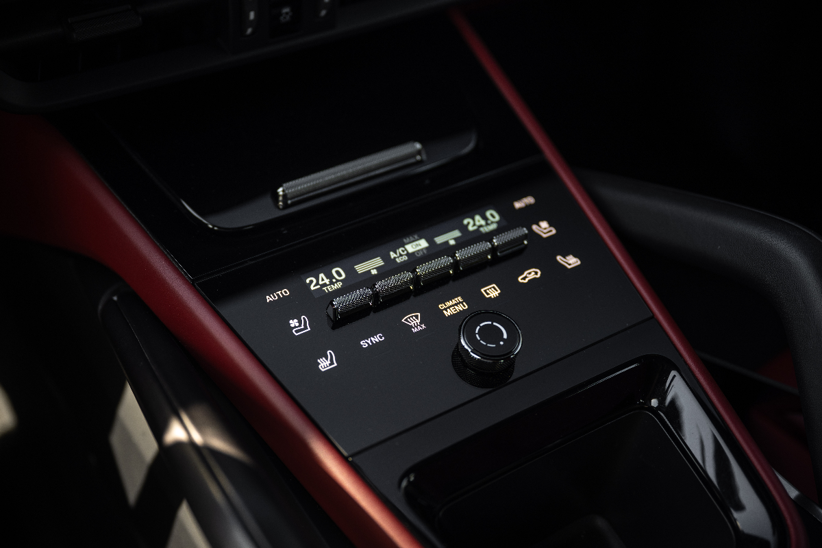 2024 Porsche Cayenne Coupe photo 21