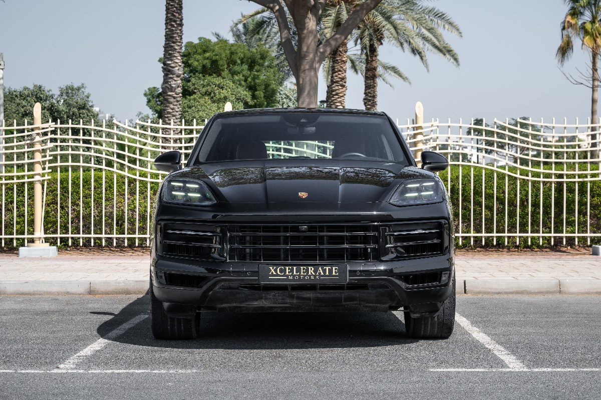 2024 Porsche Cayenne Coupe photo 2