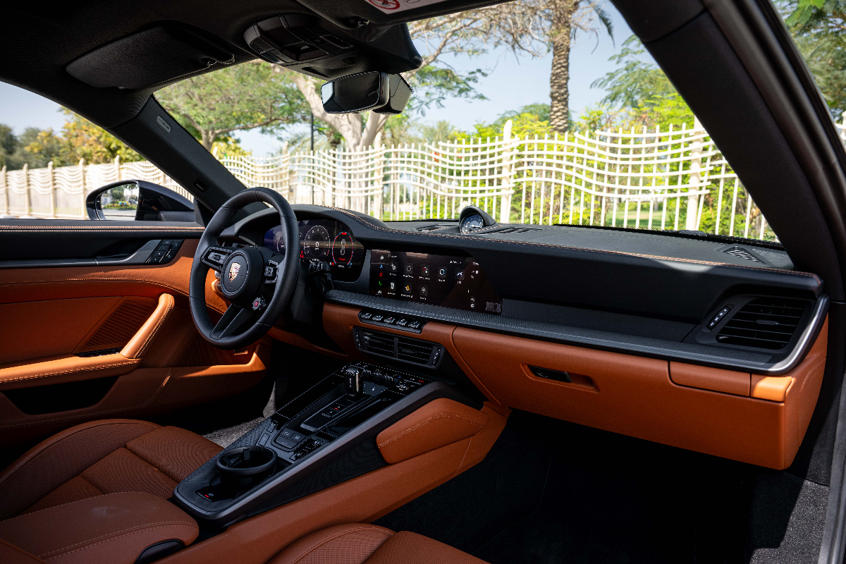2025 Porsche 911 photo 9