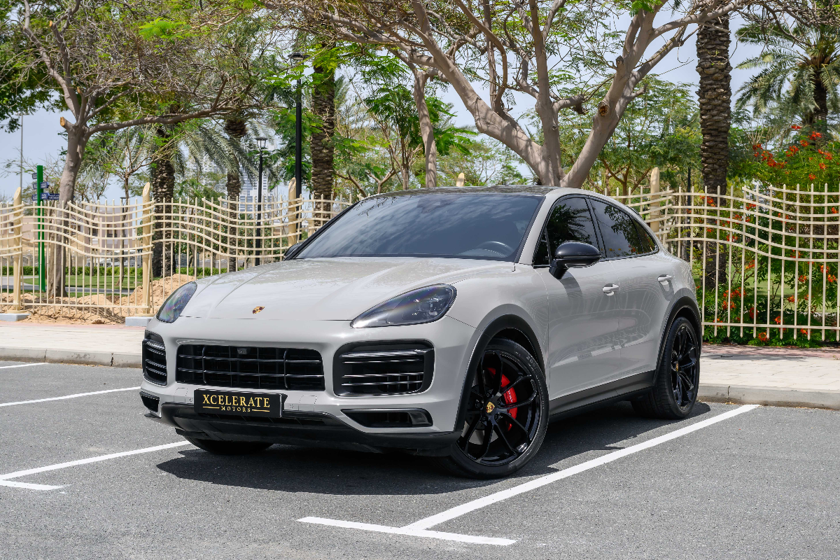 2023 Porsche Cayenne Coupe photo 3