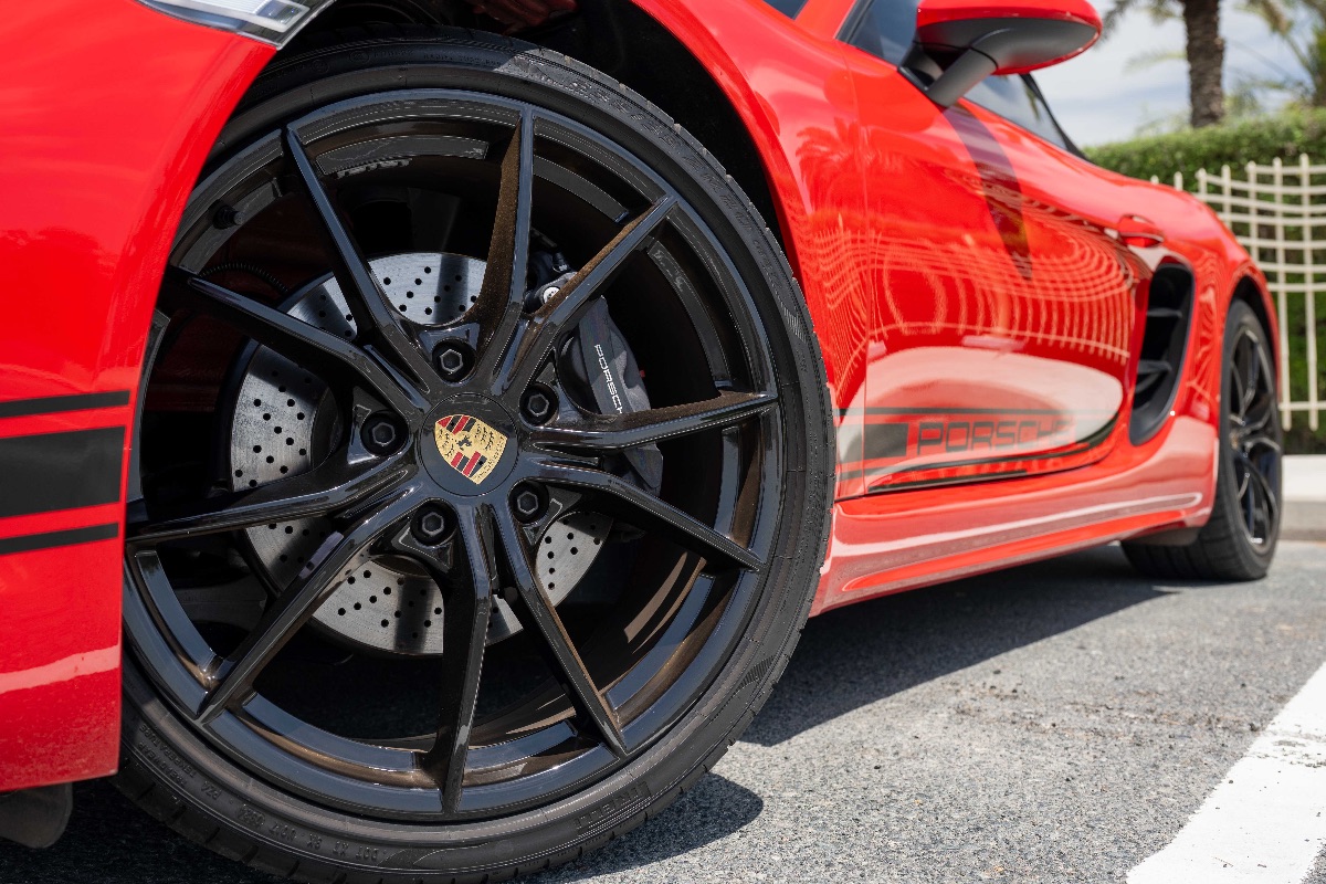 2024 Porsche Boxster photo 4