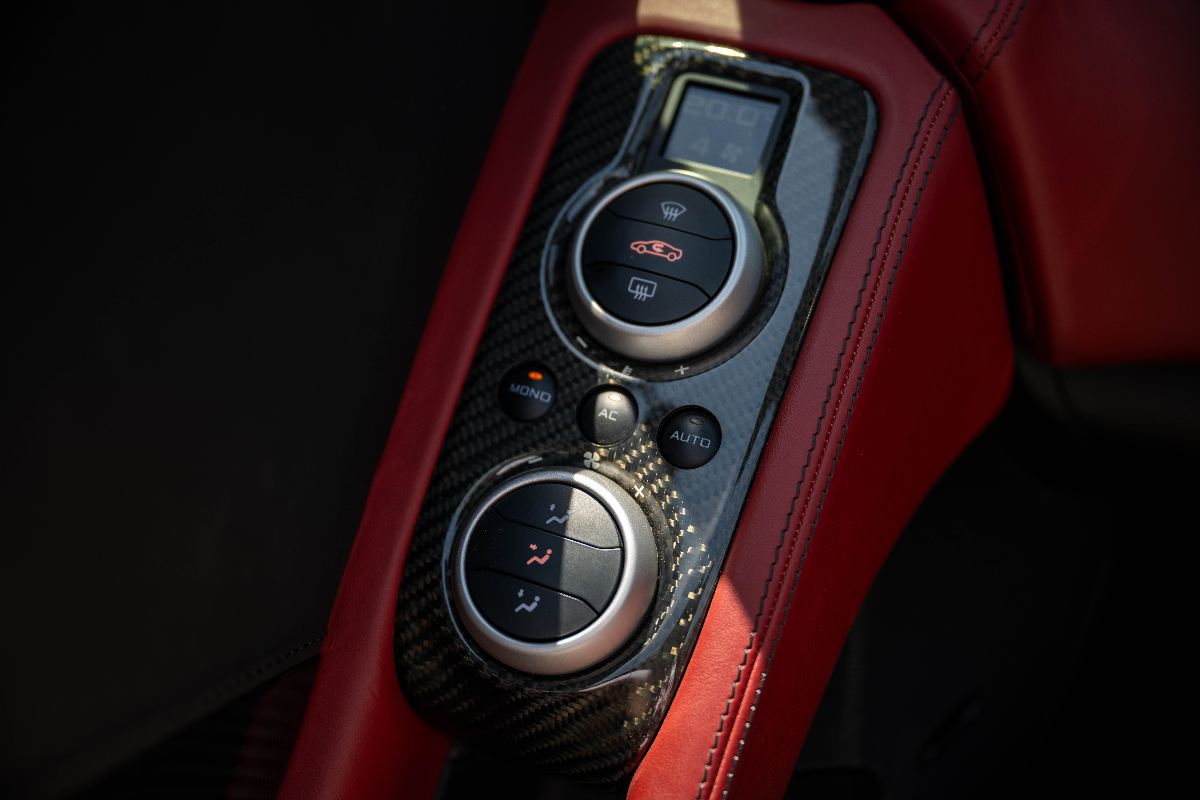 2016 McLaren 650S photo 18