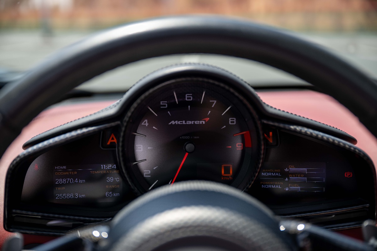 2016 McLaren 650S photo 19