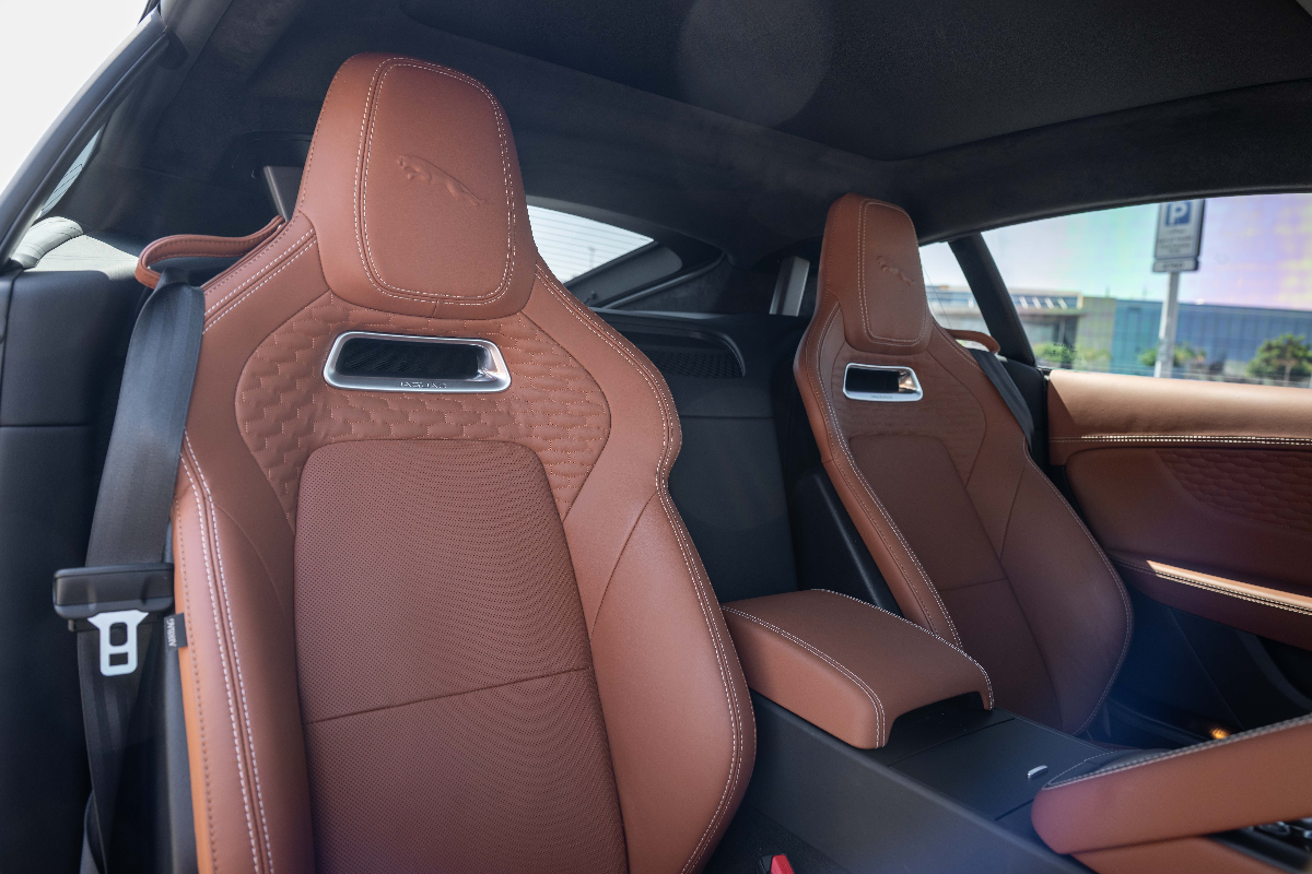 2024 Jaguar F-Type photo 12
