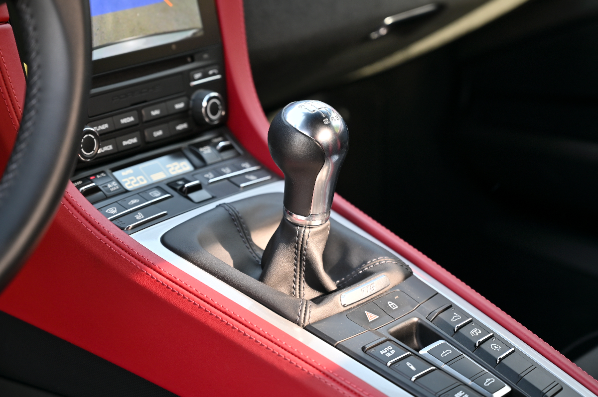 2023 Porsche 718 photo 11