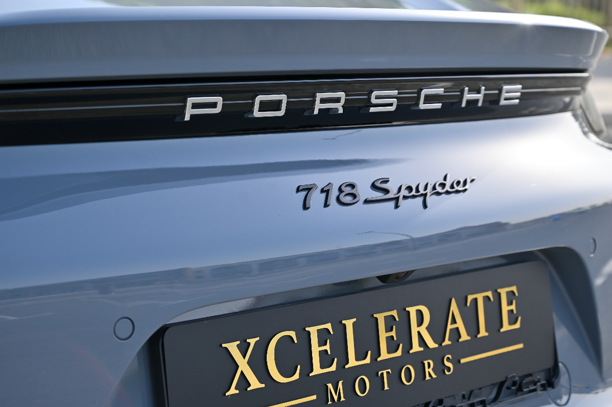2023 Porsche 718 photo 10