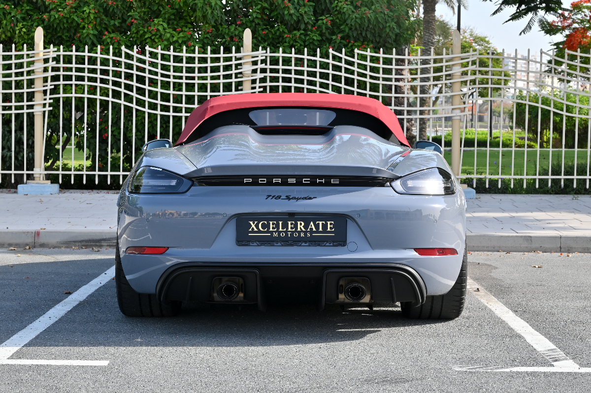 2023 Porsche 718 photo 8