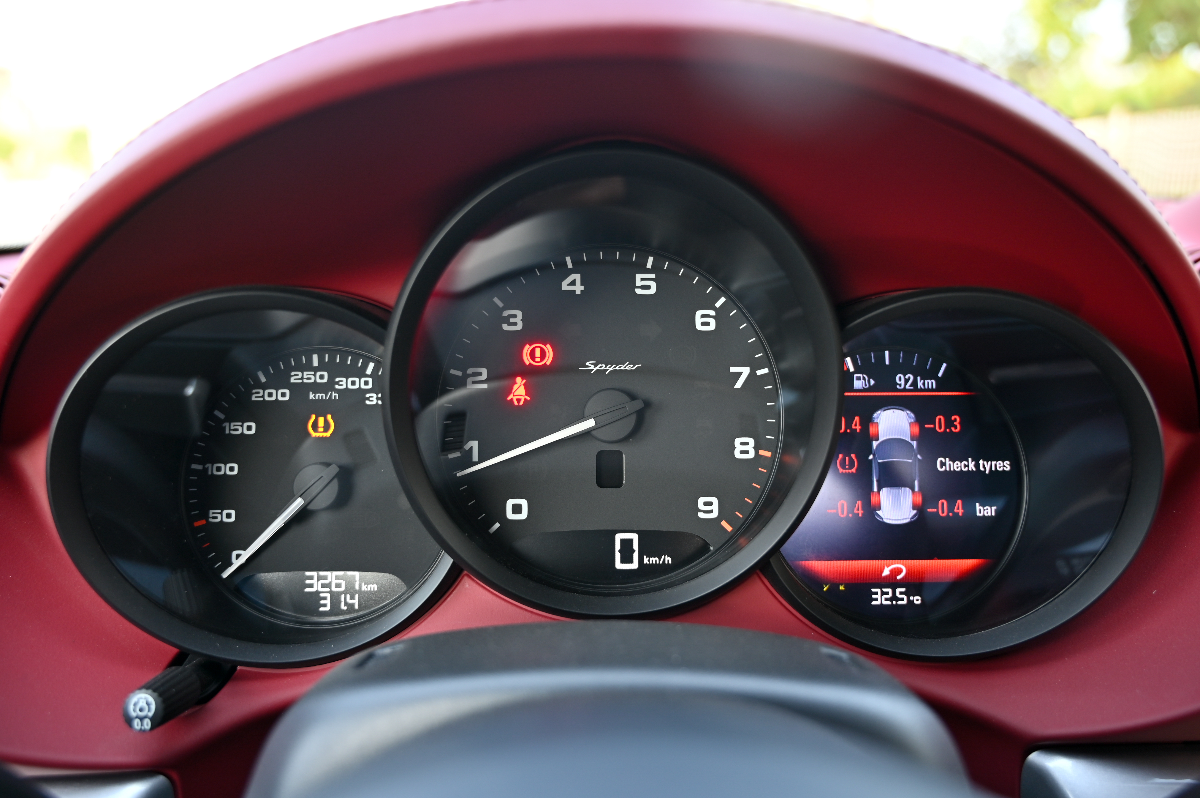 2023 Porsche 718 photo 14