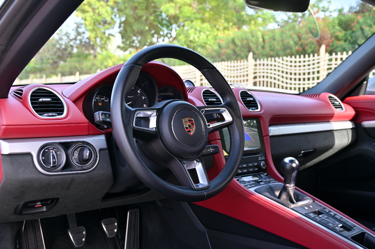 2023 Porsche 718 photo 15