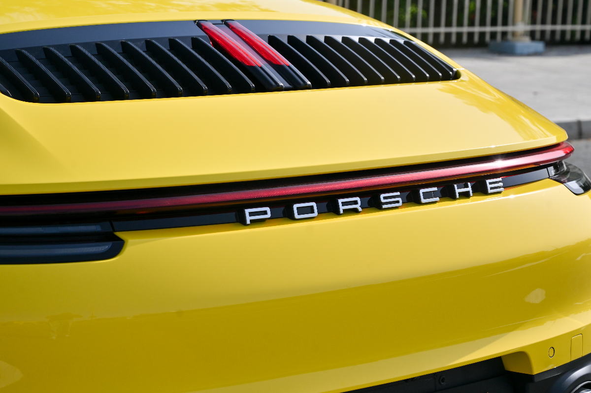 2024 Porsche 911 photo 12