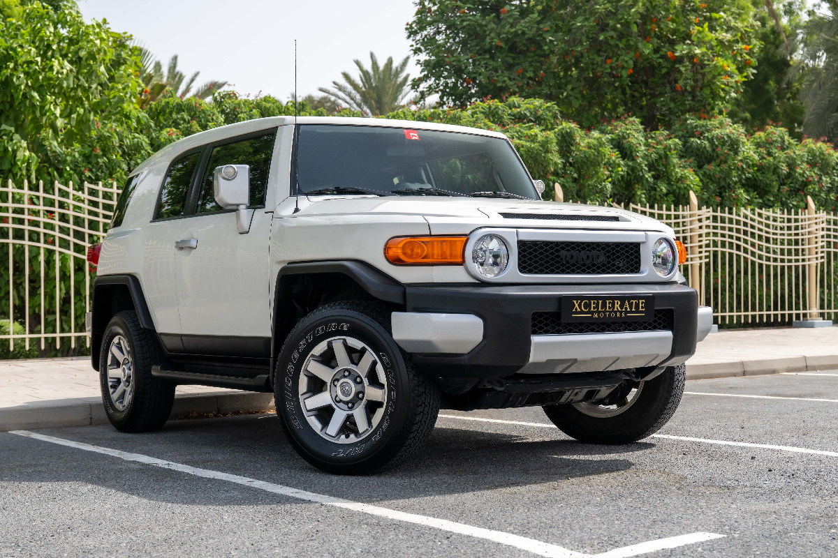 2023 Toyota FJ Cruiser GXR - pre-owned luxury car Dubai