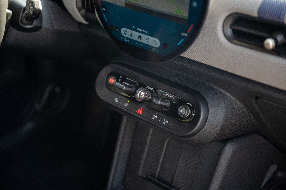 2025 MINI Cooper photo 14
