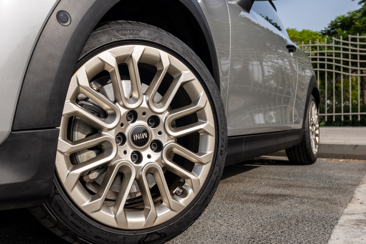 2025 MINI Cooper photo 9