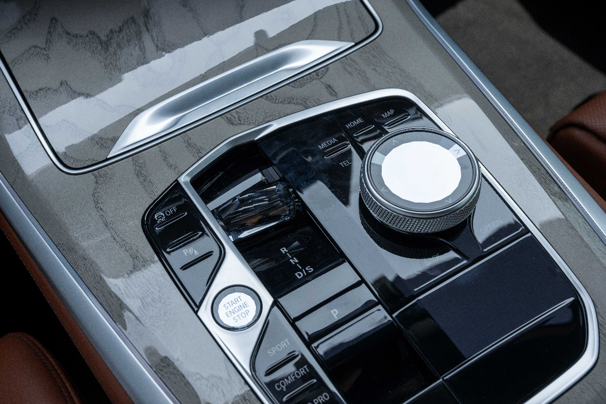 2025 BMW X5 photo 14
